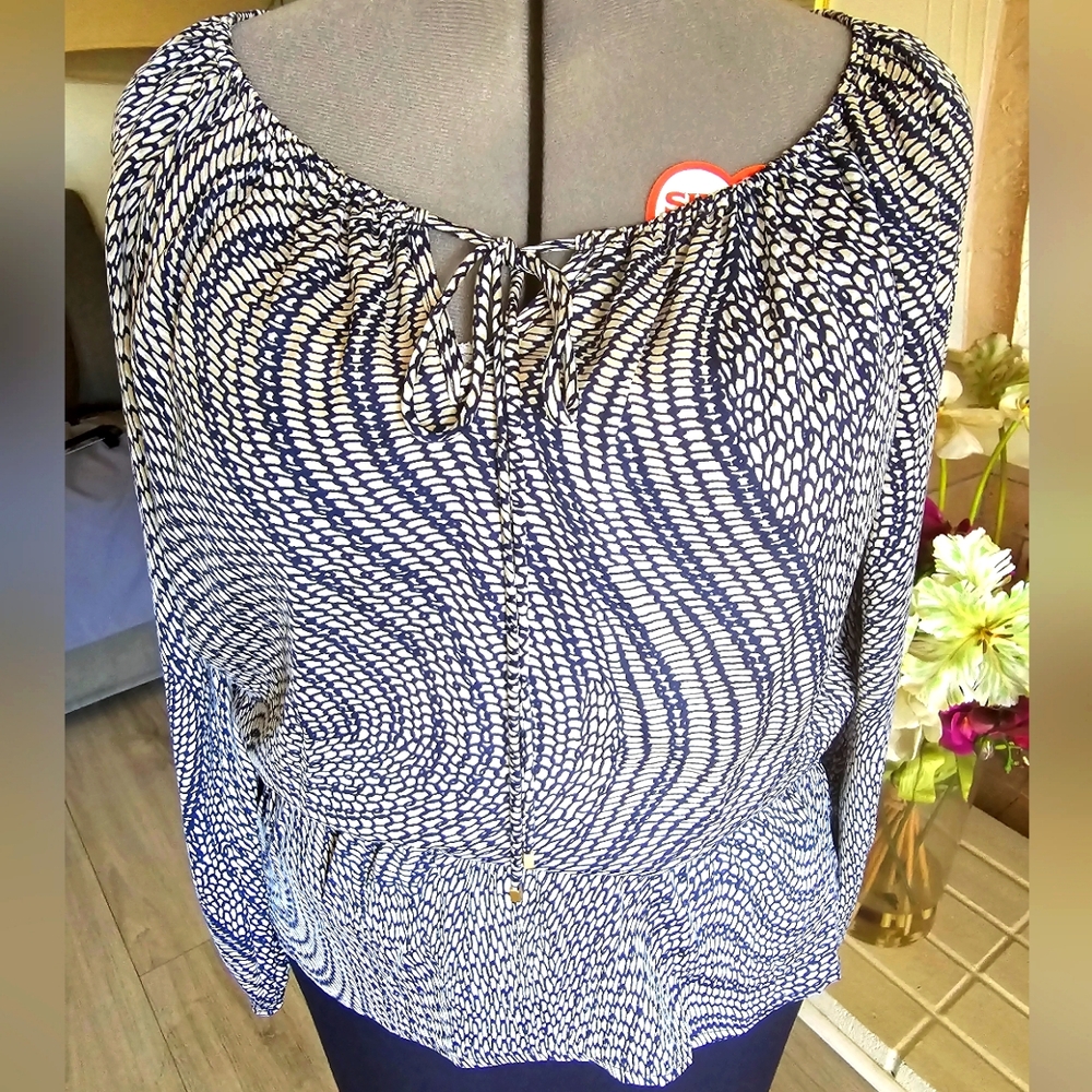 Print blouse by Ellen Tracy  EUC